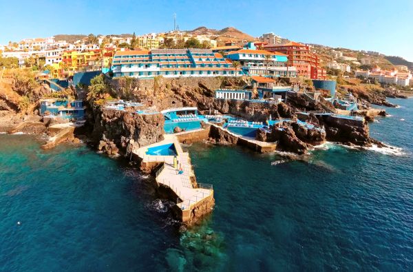 Kanisas. Įsimintinos atostogos MADEIROJE. Skrydis, 7n. viešbutyje ROCAMAR & ROYAL ORCHID 4*, įsikūrusiame įspūdingoje vietoje ant uolos, su pusryčiais ir vakarienėmis - nuo 609 €!