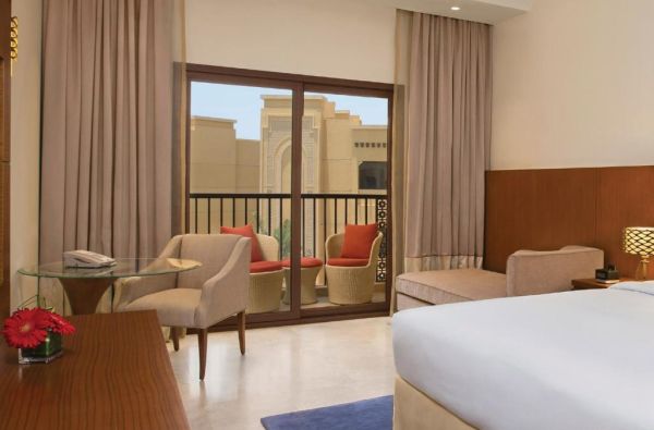 DUBAJUS. Pajuskite rytietiško svetingumo atmosferą DOUBLE TREE BY HILTON RESORT & SPA MARJAN ISLAND 5* viešbutyje. Skrydis, 7 n su pusryčiais tik nuo 1085 EUR