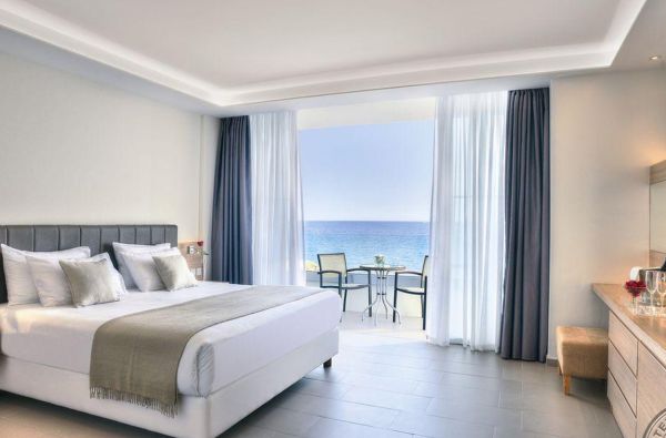 Įsimintinos atostogos saulėtame Kipre, 5* viešbutyje THE ROYAL APPOLONIA 