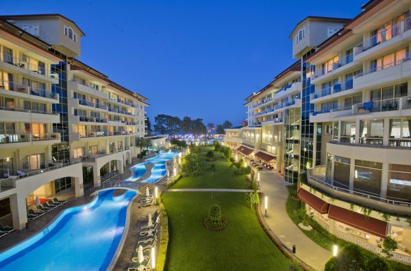 KEMERAS. Sužvejokite vasaros atostogas jau dabar! Poilsiaukite stilingame BARUT KEMER COLLECTION 5* viešbutyje Turkijoje ir mėgaukitės pasaulinio lygio aptarnavimu! Skrydis, 7 nakvynės 5* viešbutyje su „ultra viskas įskaičiuota“ maitinimu