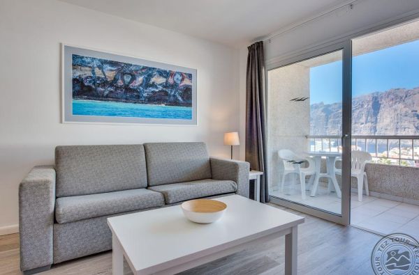 Puerto de Santiago. Aplankykite vieną gražiausių ir populiariausių salų žemėje - TENERIFĘ. Skrydis, 7n. viešbutyje VIGILIA PARK 2*, be maitinimo - nuo 510 €!