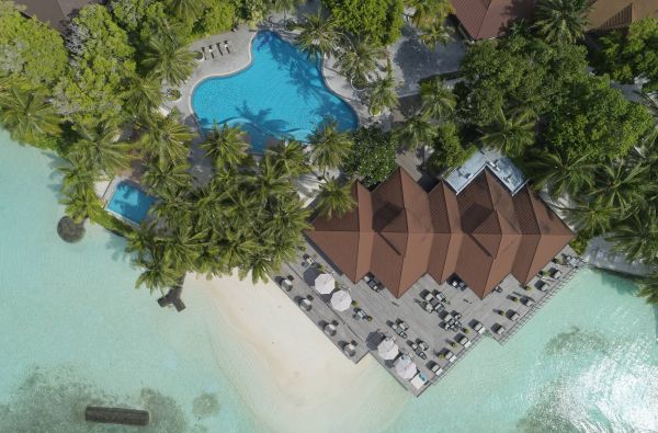 Romantiškos atostogos Maldyvuose! Skrydis, pervežimas ir 7 n. viešbutyje KURUMBA MALDIVES 5* su pusryčiais ir vakarienėmis
