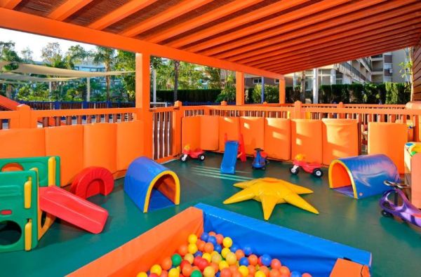 TORREMOLINOS. Smagios šeimos atostogos – Pietų Ispanijoje. Skrydis, 7n. viešbutyje SOL PRINCIPE 4*, su pusryčiais ir vakariene - nuo 729 €!