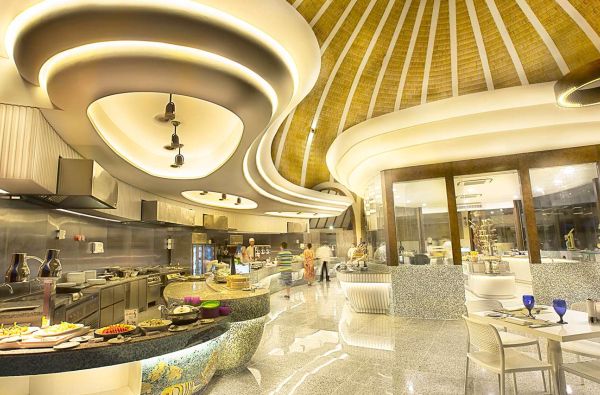 Tobulos atostogos Maldyvuose! Skrydis, pervežimas ir 7 n. viešbutyje HOLIDAY INN RESORT KANDOOMA 4+* su pusryčiais ir vakarienėmis