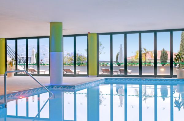 Funšalis. Jaukiam, romantiškam poilsiui MADEIROJE. Skrydis, 7n. viešbutyje MADEIRA PANORAMICO 4* su pusryčiais ir vakarienėmis - nuo 689 €!