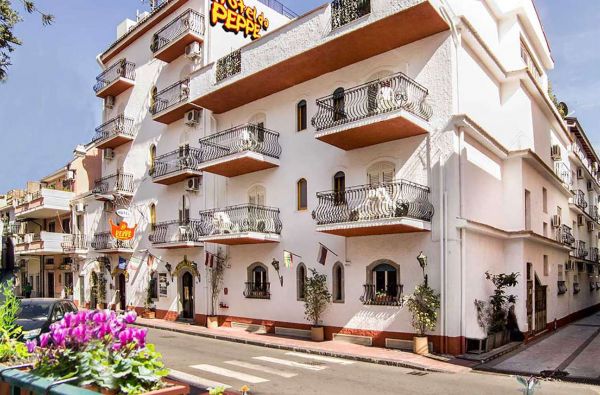 SICILIJA. Nepamirštamos atostogos tradiciniame sicilietiškame 3* viešbutyje šalia paplūdimio DA PEPPE. Skrydis, 7 nakvynės viešbutyje su pusryčiais arba pusryčiais ir vakarienėmis! Relaksas!