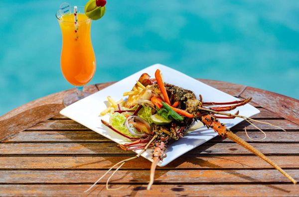Malonios atostogos Maldyvuose! Skrydis, pervežimas ir 7 n. viešbutyje EMBUDU VILLAGE MALDIVES 3* su pusryčiais, pietumis ir vakarienėmis