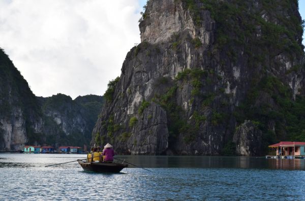 Naujųjų metų sutikimas laive Ha Long įlankoje, poilsis prie Pietų Kinijos jūros ir pažintinė programa po Vietnamą 13d.