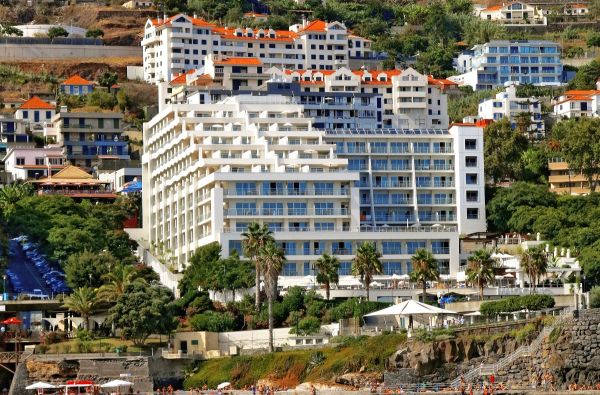 Funšalis. Fantastiškas poilsis mėgstantiems SPA, bene aukščiausia paslaugų kokybė MADEIROJE. Skrydis, 7n. viešbutyje MELIA MADEIRA MARE RESORT & SPA 5* su pusryčiais ir vakarienėmis - nuo 709 €!