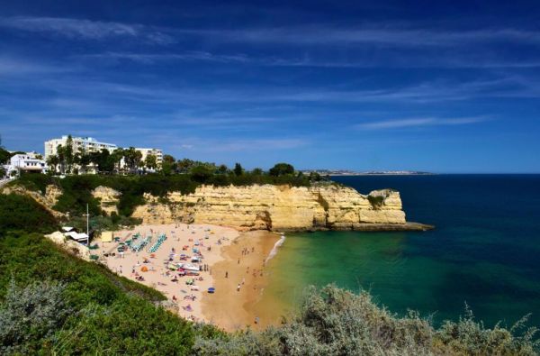 ALBUFEIRA - Armasaun de Pera. Ideali vieta Jūsų rudens atostogoms ALGARVĖJE. Skrydis, 7n. viešbutyje PESTANA VIKING 4*, su pusryčiais - nuo 615 €!
