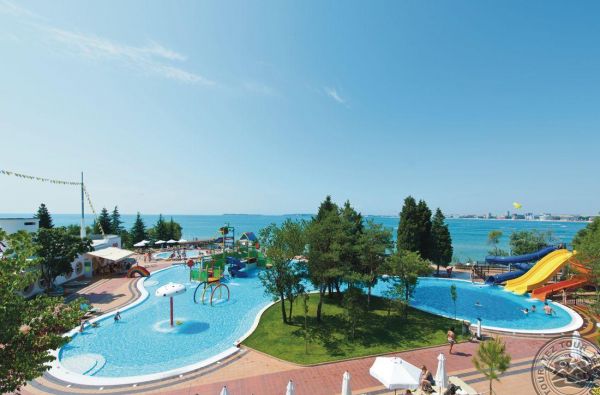 Kvapą gniaužiančios atostogos Bulgarijoje 4* viešbutyje RIU HELIOS su skrydžiu ir maitinimu „viskas įskaičiuota“