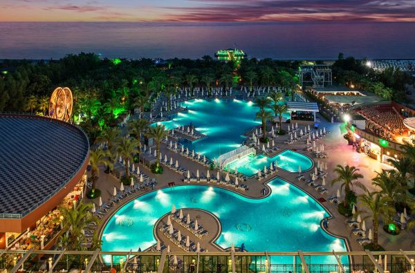 ANTALIJA. Pramogaukite su visa šeima Turkijoje! Savaitė poilsio kokybiškame DELPHIN PALACE 5* viešbutyje – tobulas pasirinkimas svajonių atostogoms! Skrydis, 7 nakvynės 5* viešbutyje su „ultra viskas įskaičiuota“ maitinimu