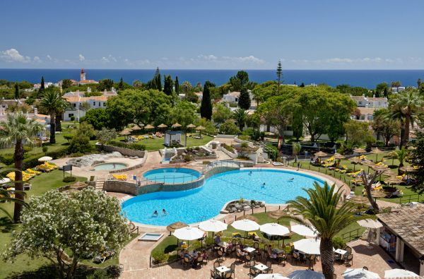 KARVUEIRAS. Jaukios ir romantiškos rudens atostogos ALGARVĖJE. Skrydis, 7n. viešbutyje ROCHA BRAVA VILLAGE RESORT 4*, be maitinimo - nuo 605 €!