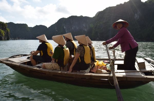 Naujųjų metų sutikimas laive Ha Long įlankoje, poilsis prie Pietų Kinijos jūros ir pažintinė programa po Vietnamą 13d.