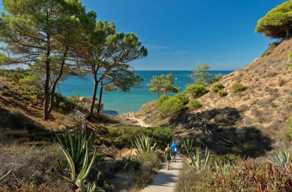 ALBUFEIRA. Kokybiškos atostogos ALGARVĖJE šeimoms su vaikais. Skrydis, 7n. viešbutyje ALFAGAR I VILLAGE 3*+, be maitinimo - nuo 595 €!