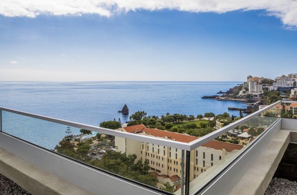 Funšalis. Stilingas, tik suaugusiems skirtas viešbutis MADEIROJE. Skrydis, 7n. viešbutyje ALLEGRO MADEIRA 4*, su pusryčiais ir vakarienėmis - nuo 679 €!