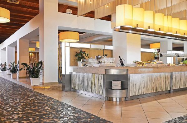 KALABRIJA -gyva,autentiška,nepaliesta!Pasukite laimės ratą ir rudenį ilsėkitės Italijoje! Skoniais stebinanti virtuvė,žydro vandens skalaujami paplūdimiai ir kerintys peizažai.Skrydis,7n. 4* viešbutyje MAGIC LIFE CALABRIA su „viskas įskaičiuota" maitinimu