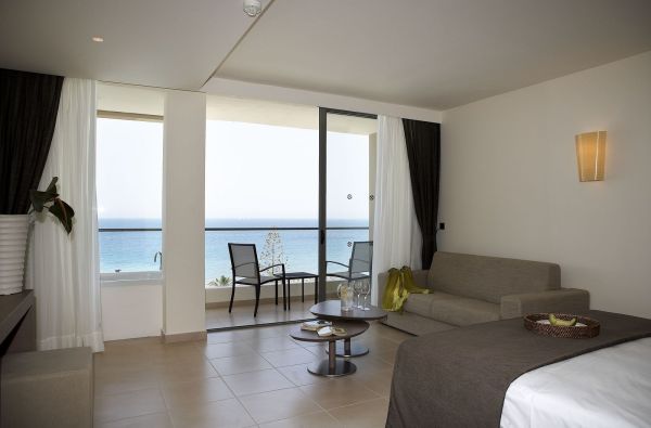 RODAS. Tik suaugusiems. Skrydis, 7n.  viešbutyje THE IXIAN GRAND  5* su viskas įskaičiuota maitinimu.