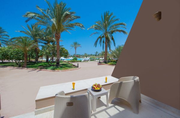 HURGADA. Kokybiškos atostogos. Skrydis, 7n. puikiame viešbutyje PHARAOH AZUR RESORT 5* su ”viskas įskaičiuota” maitinimu!