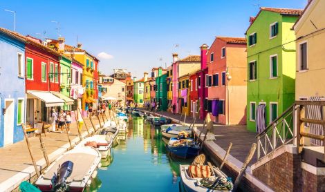 Italija. Burano sala.