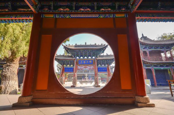 Laukiniai Vakarai Kinijoje Šilko keliu palei Didžiąją kinų sieną, budistinius grotus ir gamtos fantazijas su Avataro kalnais16d.