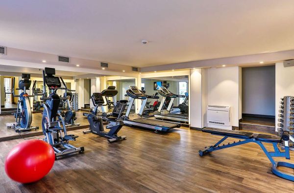 Kokybiškos atostogos JUODKALNIJOJE. Skrydis, 7n. puikiame viešbutyje PALMA 4* su „pusryčiais“ – 579 €!