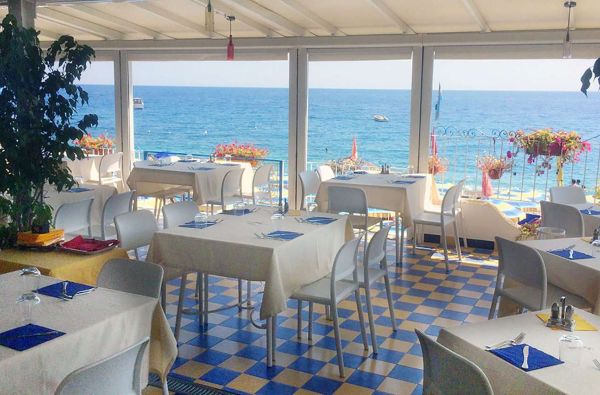 SICILIJA. Nepamirštamos atostogos tradiciniame sicilietiškame 3* viešbutyje šalia paplūdimio DA PEPPE. Skrydis, 7 nakvynės viešbutyje su pusryčiais arba pusryčiais ir vakarienėmis! Relaksas!