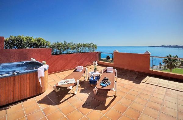 BENALMADENA. Truputis egzotikos išsiilgusiems – Pietų Ispanijoje. Skrydis, 7n. viešbutyje HOLIDAY WORLD POLYNESIA HOTEL 4*, su pusryčiais - nuo 829 €!