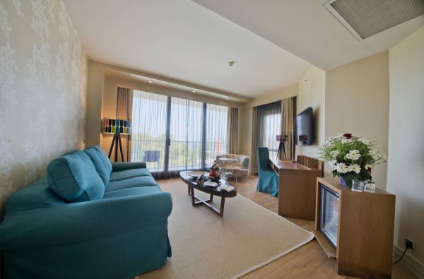 KEMERAS. Sužvejokite vasaros atostogas jau dabar! Poilsiaukite stilingame BARUT KEMER COLLECTION 5* viešbutyje Turkijoje ir mėgaukitės pasaulinio lygio aptarnavimu! Skrydis, 7 nakvynės 5* viešbutyje su „ultra viskas įskaičiuota“ maitinimu