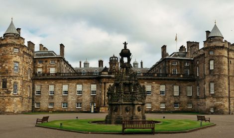Škotija. Holirudo rūmai.