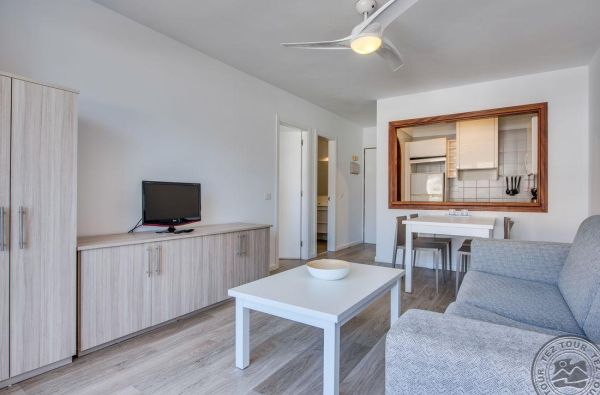 Puerto de Santiago. Aplankykite vieną gražiausių ir populiariausių salų žemėje - TENERIFĘ. Skrydis, 7n. viešbutyje VIGILIA PARK 2*, be maitinimo - nuo 510 €!