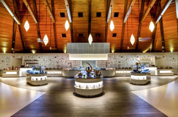 Romantiškos atostogos Maldyvuose! Skrydis, pervežimas ir 7 n. viešbutyje KURUMBA MALDIVES 5* su pusryčiais ir vakarienėmis