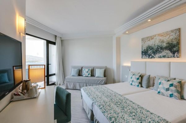 PALMANOVA. Atsipalaiduokite ir pasimėgaukite idealiomis atostogomis MALJORKOJE. Skrydis, 7n. viešbutyje ALUA HAWAII MALLORCA AND SUITES 4*, su pusryčiais ir vakariene  - nuo 649 €