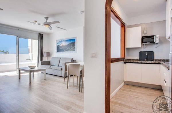 Puerto de Santiago. Aplankykite vieną gražiausių ir populiariausių salų žemėje - TENERIFĘ. Skrydis, 7n. viešbutyje VIGILIA PARK 2*, be maitinimo - nuo 510 €!