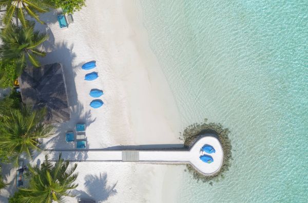 Romantiškos atostogos Maldyvuose! Skrydis, pervežimas ir 7 n. viešbutyje KURUMBA MALDIVES 5* su pusryčiais ir vakarienėmis