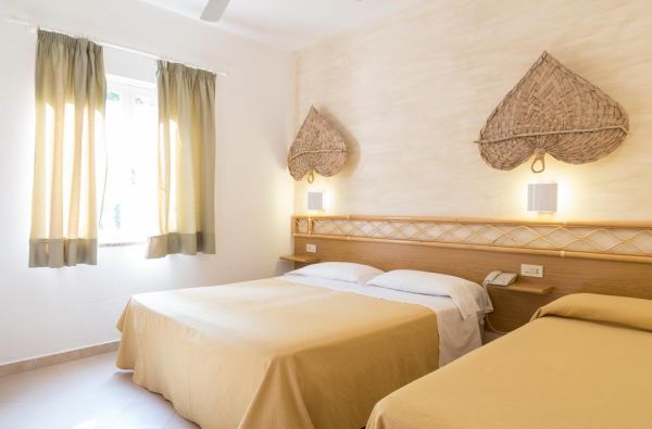 KALABRIJA.Ciao Bella! Atraskite kitokią Italiją. Piečiausioje dalyje - įspūdingos uolos, žydri ir ypatingai švarūs paplūdimiai. Skrydis, 7n. 4* viešbutyje VILLAGGIO CALA DI VOLPE su pusryčiais ir vakarienėmis!