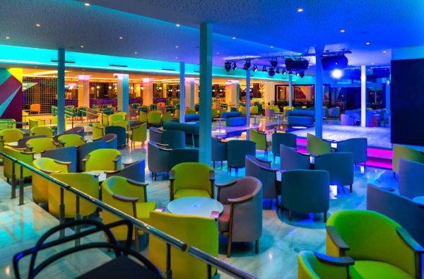 Plaja de las Amerikas. Pabėkite nuo žiemos su šeima į šiltą, saulėtą ir linksmybių kupiną salą - TENERIFĘ. Skrydis, 7n. viešbutyje BITACORA 4*, su pusryčiais ir vakariene - nuo 685 €!