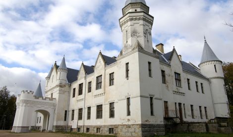 Estija. Alatskivi pilis.