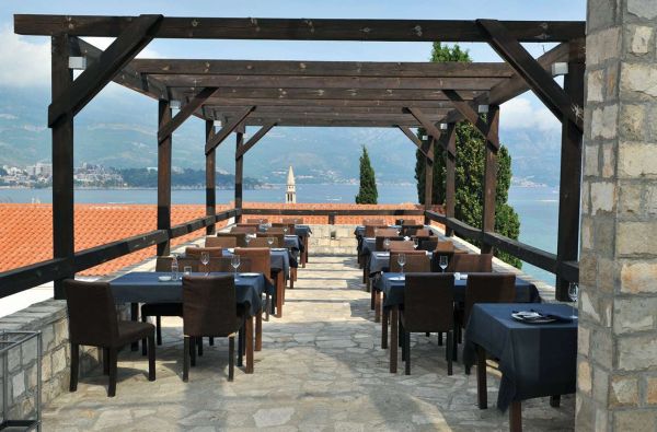 Kokybiškos atostogos JUODKALNIJOJE. Skrydis, 7n. puikiame viešbutyje AVALA RESORT & VILLAS 4+* su „pusryčiais“ –  725 €!