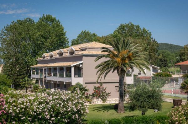 KORFU. Jaukios atostogos. Skrydis, 7n.  ACHARAVI BEACH 4* viešbutyje su pusryčiais ir vakarienėmis.