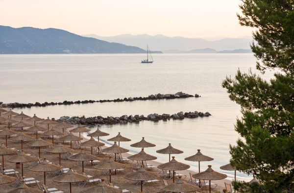 KORFU. Šviesus atokvėpis. Skrydis, 7 n. saloje KONTOKALI BAY RESORT & SPA 5* viešbutyje su pasirinktu maitinimu.