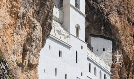 Juodkalnija. Ostrogo vienuolynas.