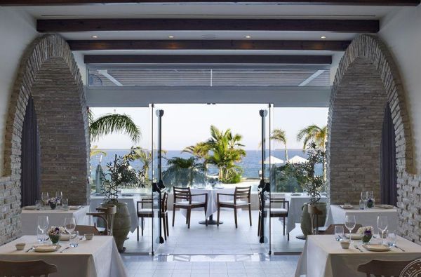 Įsimintinos atostogos saulėtame Kipre, 5* viešbutyje THE ROYAL APPOLONIA 