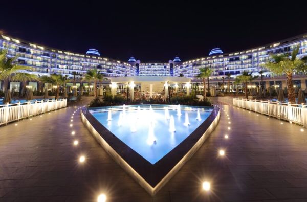 BELEKAS. Pabodo žiūrėti į kompiuterį? Metas padėti darbus į stalčių. Pagalvokite apie saulę, krištolo skaidrumo jūrą ir pakvieskite save tuo pasilepinti. Skrydis, 7 n. 5* SUENO HOTELS DELUXE BELEK viešbutyje su „ultra viskas įskaičiuota“ maitinimu!Tobula!