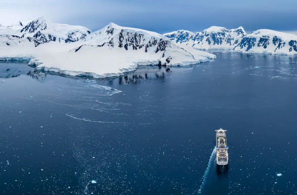Kruizinė kelionė nuo Argentinos iki Antarktidos prabangiu Celebrity Equinox laivu su vadovu iš Lietuvos