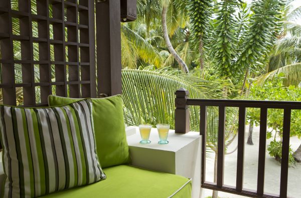 Romantiškos atostogos Maldyvuose! Skrydis, pervežimas ir 7 n. viešbutyje KURUMBA MALDIVES 5* su pusryčiais ir vakarienėmis