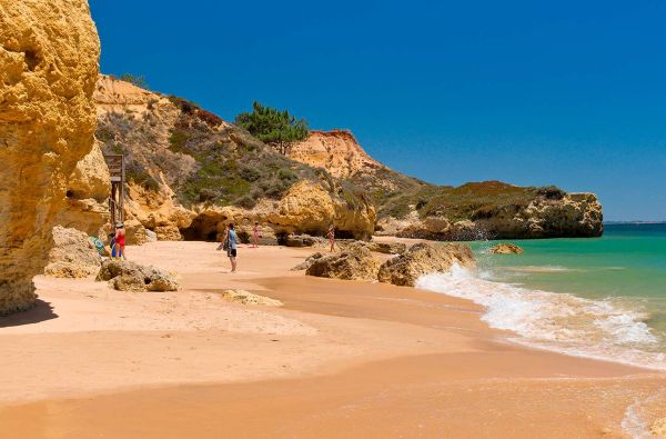 ALBUFEIRA. Kokybiškos atostogos ALGARVĖJE šeimoms su vaikais. Skrydis, 7n. viešbutyje ALFAGAR I VILLAGE 3*+, be maitinimo - nuo 595 €!