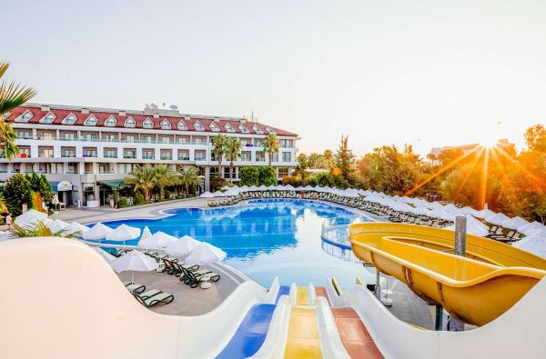 KEMERAS.Populiarioji vasaros žvaigždė, kviečia į svečius! Laikas atsipalaiduoti - pagaudykite saulės spindulius, įmerkite kojas į šiltą jūrą. Skrydis, 7 n. 4* SHERWOOD  GREENWOOD RESORT viešbutyje su „viskas įskaičiuota" maitinimu–Jūsų nuotykių vasara.