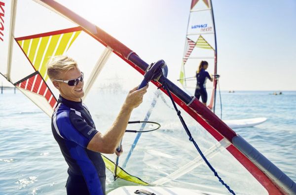 KALABRIJA -gyva,autentiška,nepaliesta!Pasukite laimės ratą ir rudenį ilsėkitės Italijoje! Skoniais stebinanti virtuvė,žydro vandens skalaujami paplūdimiai ir kerintys peizažai.Skrydis,7n. 4* viešbutyje MAGIC LIFE CALABRIA su „viskas įskaičiuota" maitinimu