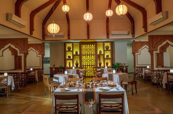 Romantiškos atostogos Maldyvuose! Skrydis, pervežimas ir 7 n. viešbutyje KURUMBA MALDIVES 5* su pusryčiais ir vakarienėmis